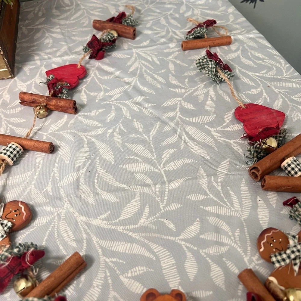 Vintage Rustic Christmas Garland Wooden Teddy Bear Gingerbread Cinnamon Sticks